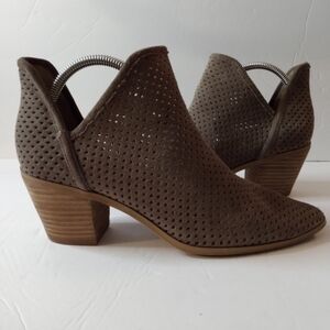 Lucky Brand Women's Ankle Booties, sz 10, Tan, pre-owned.